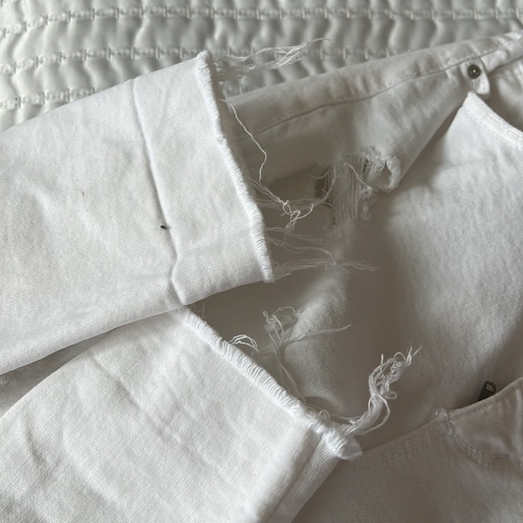 RIPPED Jeans - Picture 3 of 3